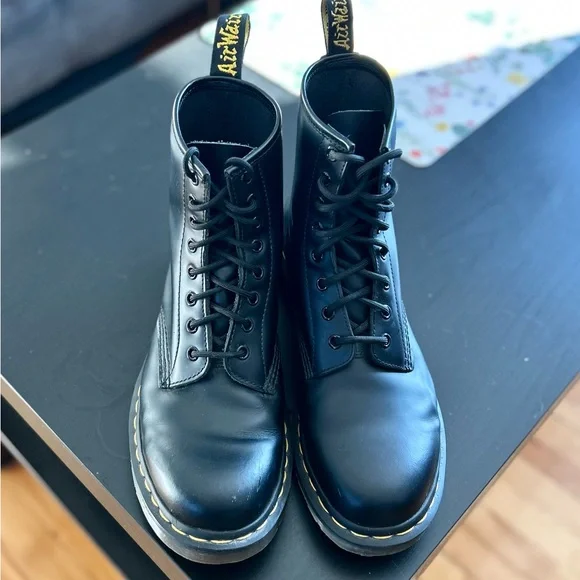 Dr. Martens Boots 1460 - Picture 2 of 6